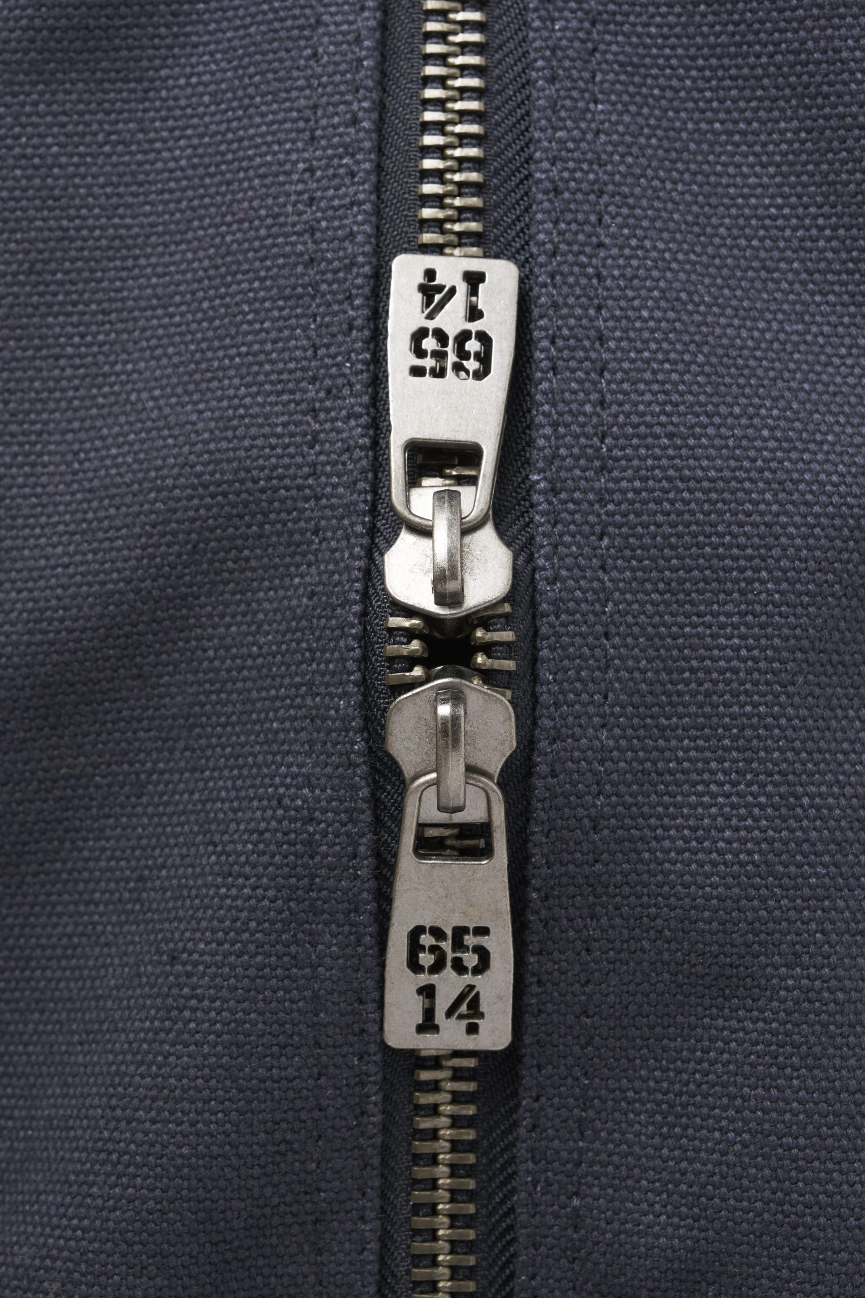 9045 - Gold's Iron Legacy Canvas Bags - Image 8