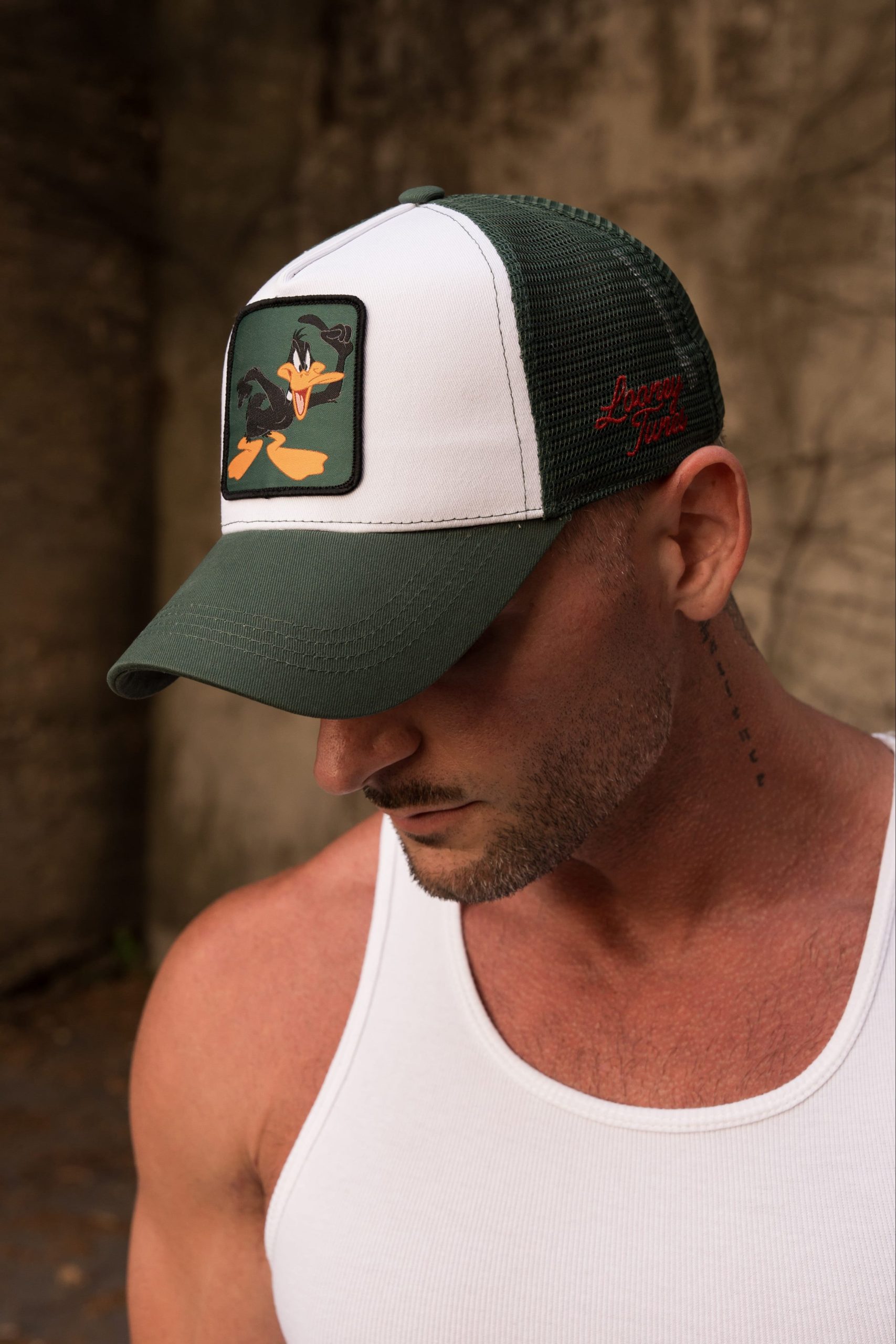 9135 - Looney Tunes Patch Trucker Hats - Image 7
